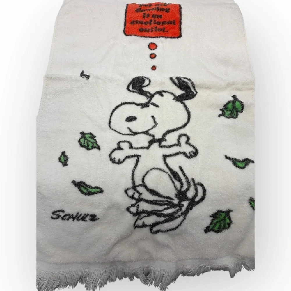Peanuts Snoopy hand towel Dish Towel vintage Stevens Utica 23